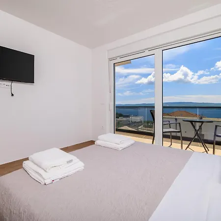 Mare - With Private Swimming Pool Ferienhaus