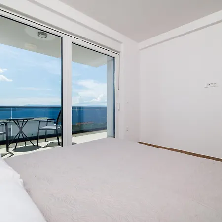 Mare - With Private Swimming Pool Ferienhaus
