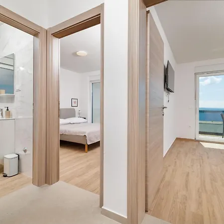 Mare - With Private Swimming Pool Ferienhaus Crikvenica