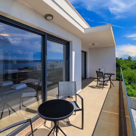 Mare - With Private Swimming Pool Ferienhaus