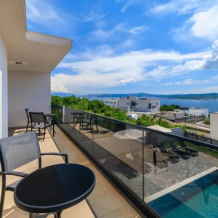 Mare - With Private Swimming Pool Ferienhaus