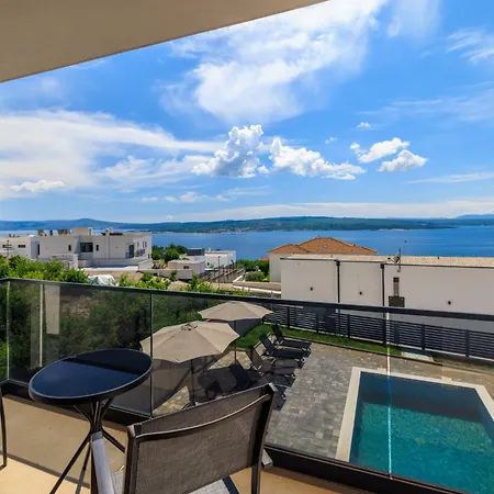Mare - With Private Swimming Pool Crikvenica